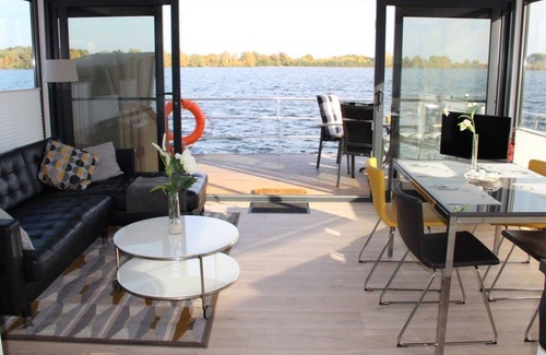Vynen Casa | Floating 44 in Xanten - Boot 5 - Floating 44 Komfortable Hausboote bei Xanten mit Tollem Seeblick