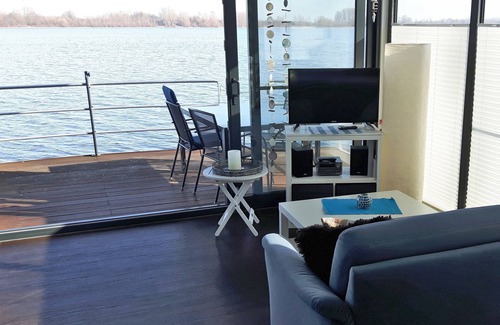 Vynen Casa | Floating 44 Komfortable Hausboote bei Xanten mit Tollem Seeblick
