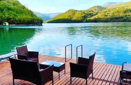 Milici Apartamento | Floating apartmens Perucacki Raj