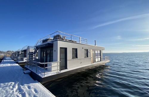 Laasow Alquiler De Eote | Casa flotante “Tiempo muerto”