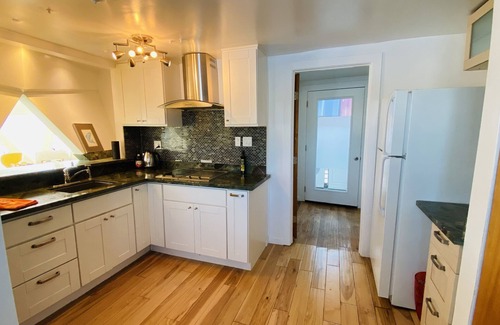 Marin City Alquiler De Eote | Floating home experience. Walking distance to restaurants and Shopping.