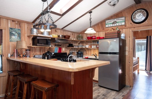 Apalachicola Alquiler De Eote | Floating Houseboat - A Fisherman's Retreat!