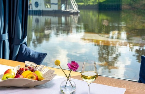 Merzig Apartamento | Floating vacation apartment on the Saar - mobile home, shower, WC, 2 bedrooms