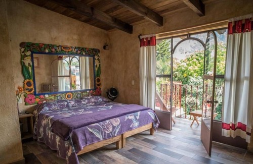 San Miguel Hotel | Flor De Cera