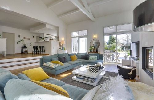 Arbonne Casa | FLORA - Maison contemporaine avec piscine chauffée