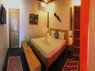 Puerto Princesa City Centre Complejo | Floral Villarosa