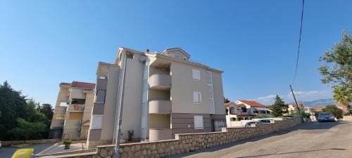 Zrce Apartamento | Florena Novalja