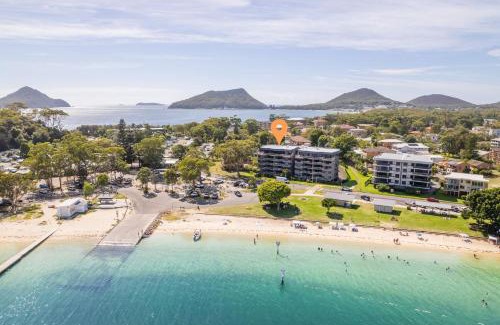 Nelson Bay Apartamento | Florentine, 8 11 Columbia Close - opposite the beach with Air con and water views
