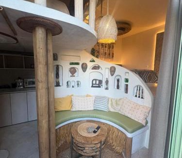 Chernomorets Apartamento | Flores Gardan ART Studio