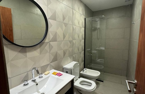 Salta Casa | Florida 55 Habitacion privada con baño privada con balcón N1