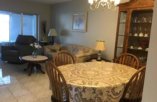 Lauderdale Lakes Apartamento | FLORIDA Apartment with 3 Pools & Fitness Room