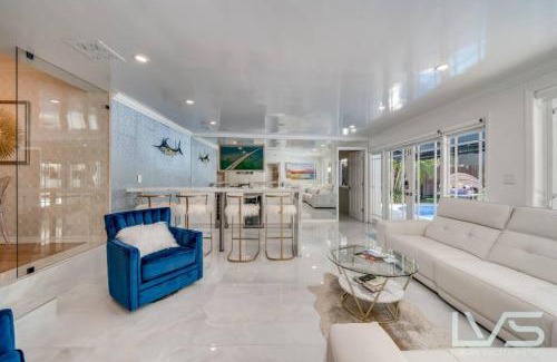 Victoria Park Casa | Floridita 5Bed 4Bath FTL Paradise with Tiki Hut Heated Pool