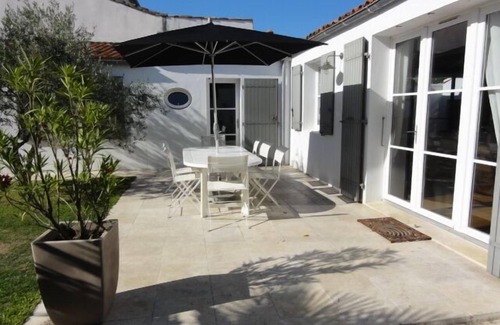 La Flotte Casa | la flota en re retais estilo casa, en el centro del pueblo y cerca del mar