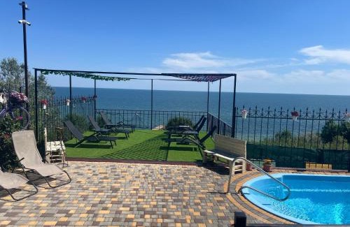 Chornomorske District Apartamento | Flower Breeze