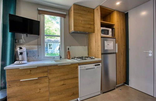 Saint-Vincent-de-Cosse Casa | Flower Camping Le Tiradou *** - Mobil-Home Premium O'Hara 29-31m² (2ch-4pers) + Terrasse semi-couverte + Clim + LV + TV 4 personnes