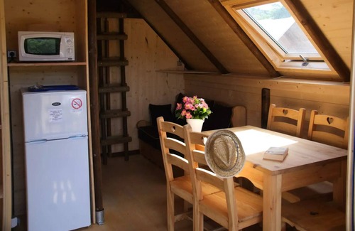 Esparron-de-Verdon Casa | Flower Camping La Beaume **** - Cabin du Trappeur 24m2 CONFORT 2 bedrooms + air conditioning 5 persons