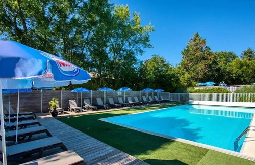 Pays-de-Belves Casa | Flower Camping Les Nauves *** - Mobilhome Comfort 33.5 m2 3 bedrooms + semi covered terrace 6 people