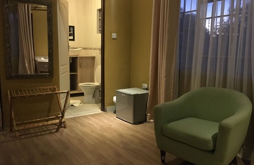 Mahalapye Casa | Flower Inn Guest House
