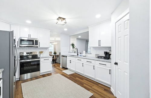 Flower Mound Casa | Flower Mound Manor - Modern 3BR New Construction
