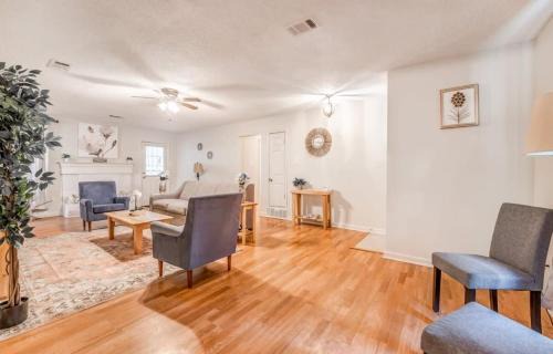 Memphis Casa | Flowering Peach Stayhouse