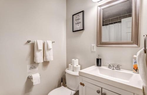Memphis Casa | Flowering Peach Stayhouse
