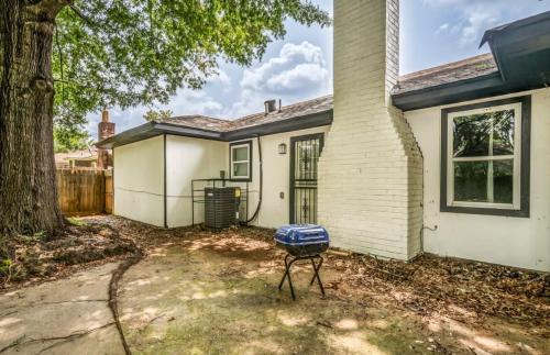 Memphis Casa | Flowering Peach Stayhouse