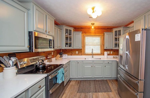 Snowshoe Cabina | Flurry of Savings! Hot Tub | Game Room | King Beds