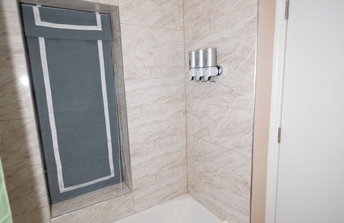 Queens Hotel | Flushing Garden Hotel