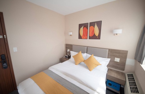 Queens Hotel | Flushing Garden Hotel