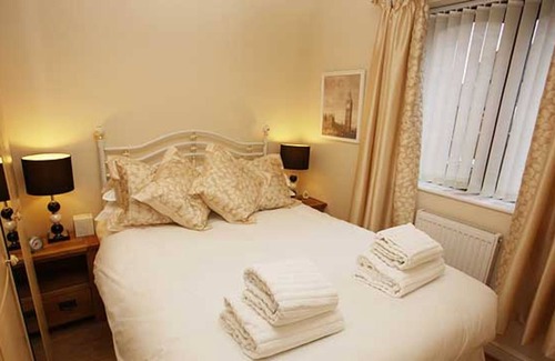 Poole Cabaña | Flutes, Poole