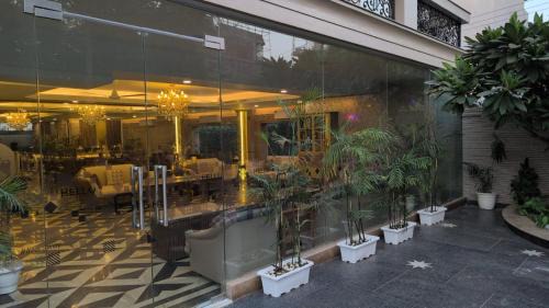 Sushant Lok Hotel | FlxHo Horizon One - Luxury Hotel Golf Course Road, Sector 43
