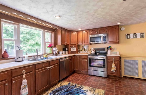 Fly Creek Casa | *Fly Creek Manor*3.7Mi to HOF*4Bedrooms2Ba/Sleep10