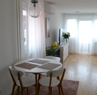 Velika Gorica Apartamento | Fly Inn