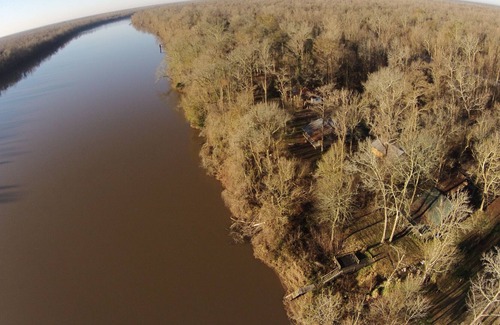 Lottie Cabina | Flying Alligator Riverside Hideaway