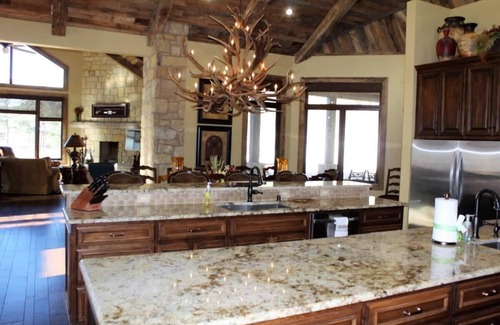 Alto Cabina | Flying Bear Ranch - Cosy Cabins Real Estate, LLC.