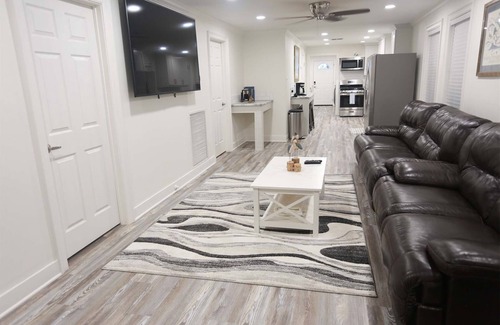 Grand Isle Casa | Flying Fish Lodge Yellow Fin - Easy Beach Access - Island Realty