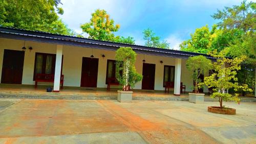 Kataragama Cabina | Flying Peacock Yala, Katharagama,