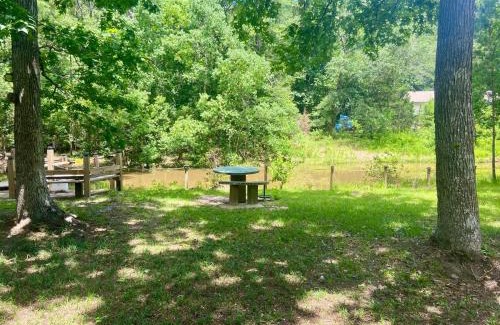 Montgomery Casa | Flyybyeinn-sam houston national forest