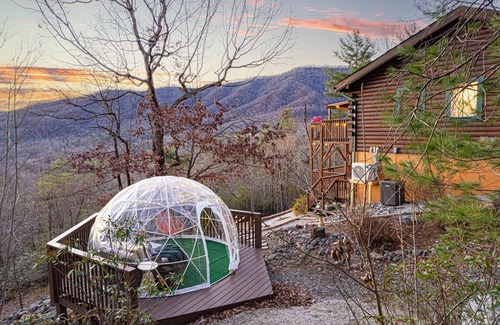 Marion Cabina | Views! Hot Tub, Game Room, Movie Theater, Fire Pit
