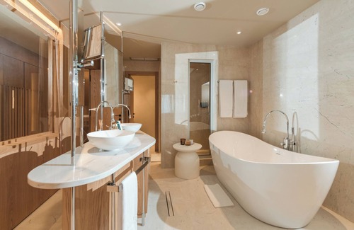 Jala Hotel | Folie Marine Beach Hotel & Club