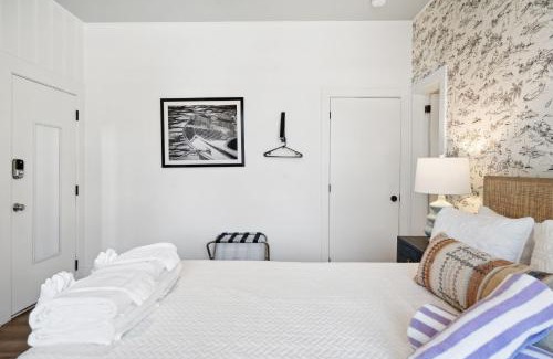Folly Beach Hotel | Folliday Inn - The Ariston - Room 34