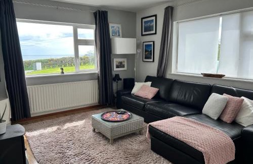 Dungarvan Casa | Follies Bungalow with Ocean Views