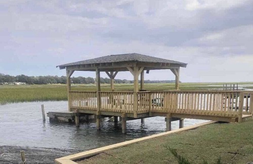 Charleston Apartamento | Folly Beach Riverfront Apartment con rampa para botes, kayaks y bicicletas.