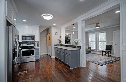 Fondren Apartamento | Elegancia "InStyle" de Fondren: encanto interior-exterior