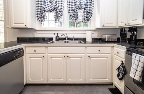 Fondren Casa | Fondren *King* Bed House in the Heart of Jackson