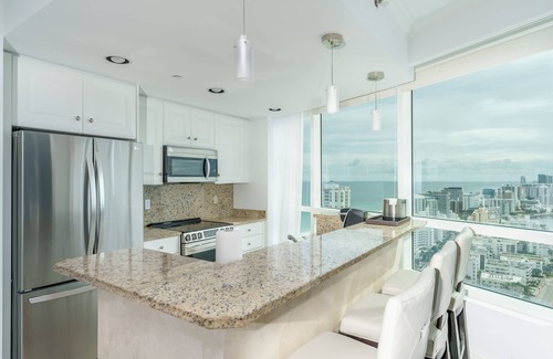 Mid Beach Apartamento | Fontainebleau Hotel 30th Floor 3 dormitorios / 5 baños (suite de 3 unidades)