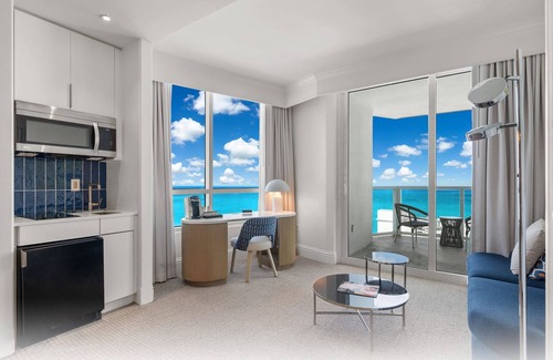 Mid Beach Hotel | Fontainebleau Miami Beach Private Luxury Suites