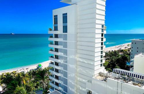 Mid Beach Hotel | FontaineBleau Resort Balcony w Ocean and City View
