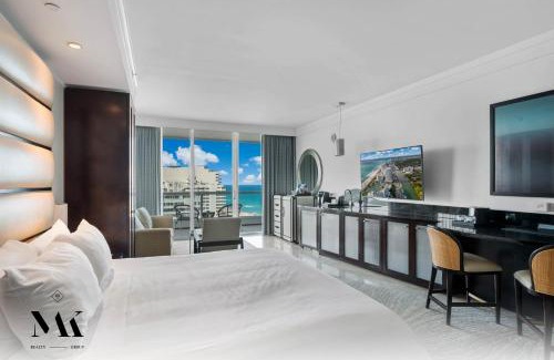 Mid Beach Apartamento | FontaineBleau Resort Balcony w Pool & Ocean View