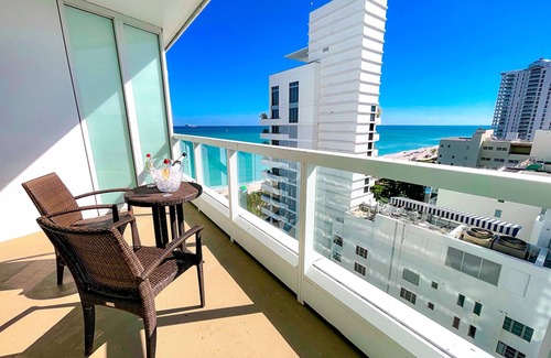 Mid Beach Condominio | FontaineBleau with Ocean plus Bay and City View